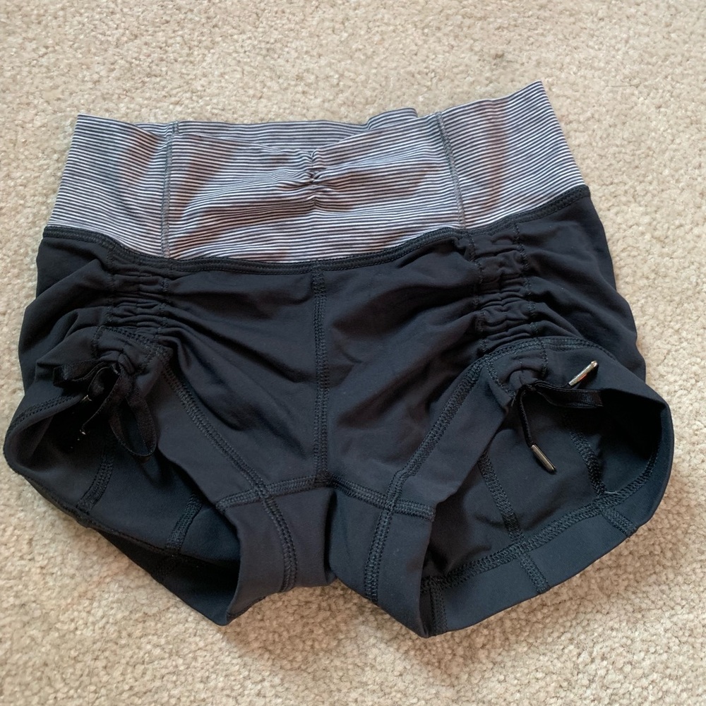 Lululemon booty short